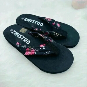 Womens Floral Bloom Bliss Flip-Flops, 7.5